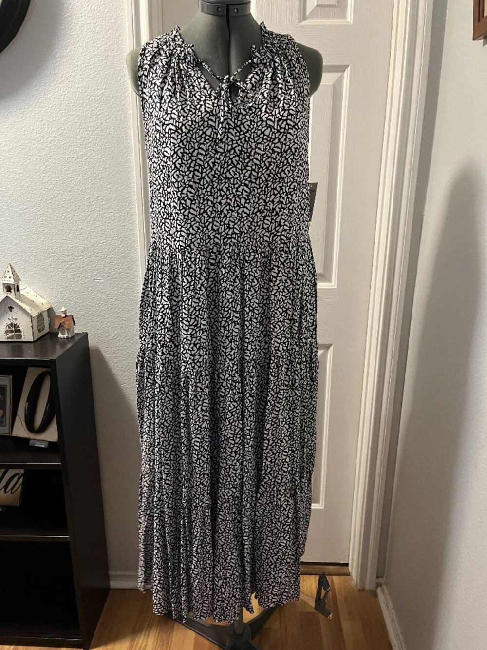 🖤 Croft & Barrow Black & White Tiered Dress – Size M, NWT